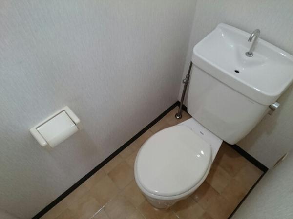 中央市成島のアパート