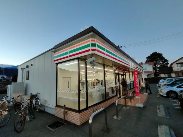 南アルプス市西野のアパート(セブンイレブン白根町西野店)