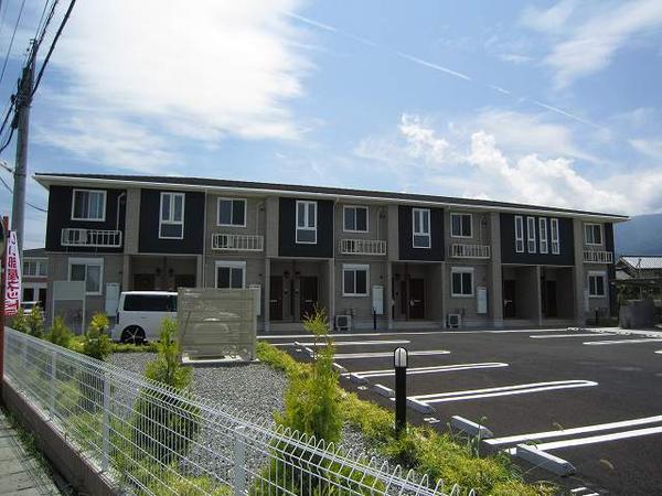 南アルプス市西野のアパート