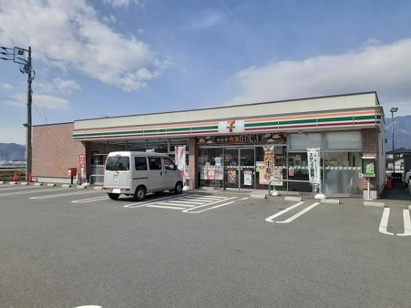 中央市西花輪のアパート