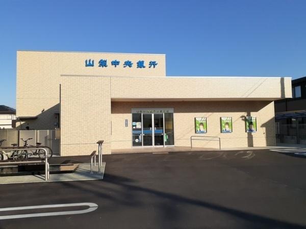 中央市西花輪のアパート