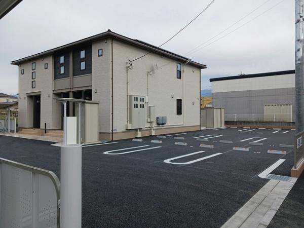 笛吹市石和町川中島のアパート