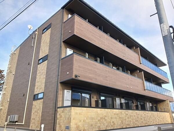 甲府市国母８丁目のアパート