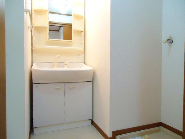 甲府市住吉４丁目のアパート