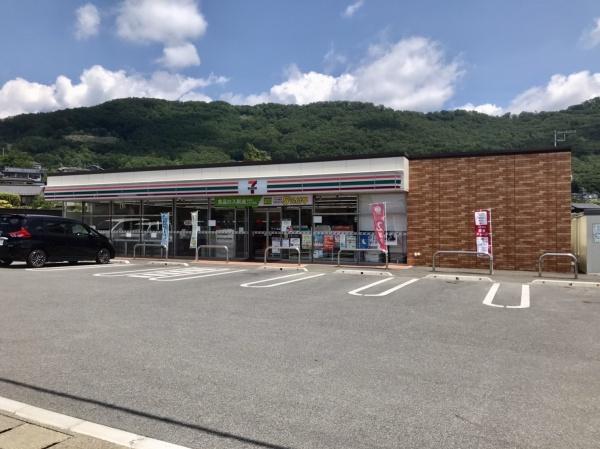 甲府市山宮町のアパート(セブンイレブン甲府山宮町店)