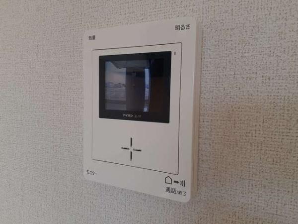 中央市西花輪のアパート