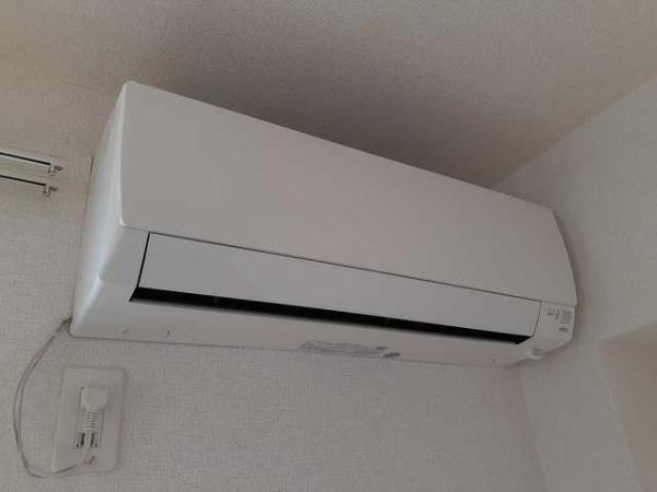 中央市西花輪のアパート