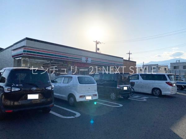 甲斐市境のアパート(セブン-イレブン甲斐中下条店)