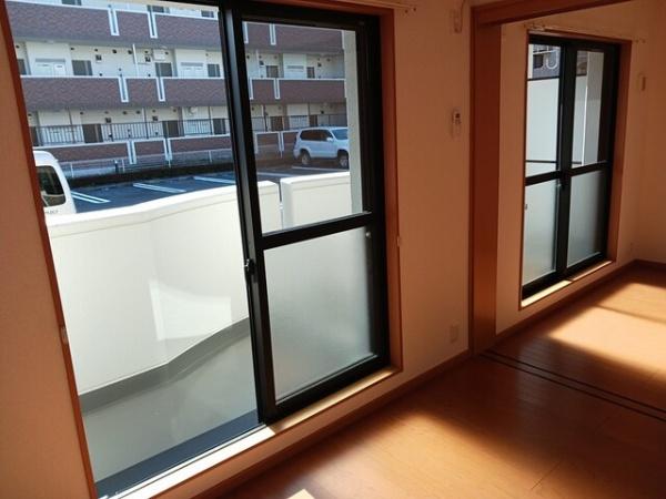 中央市下河東のマンション