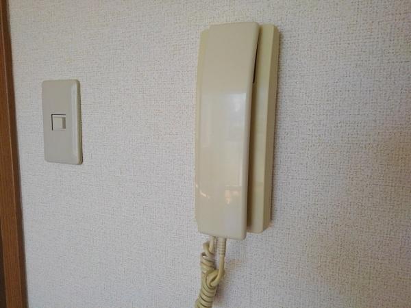 中央市西花輪のアパート