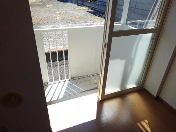 中央市西花輪のアパート