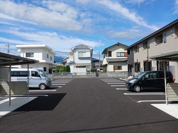 甲府市貢川２丁目のアパート