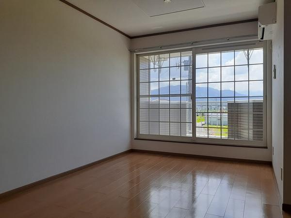 南アルプス市十日市場のアパート