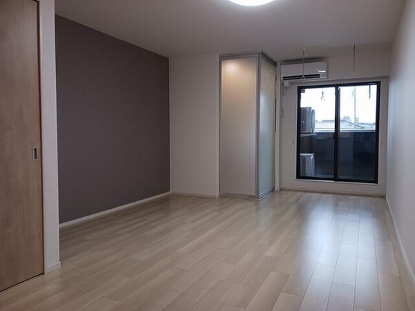 甲府市貢川２丁目のアパート