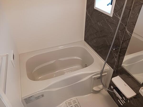 甲府市貢川２丁目のアパート