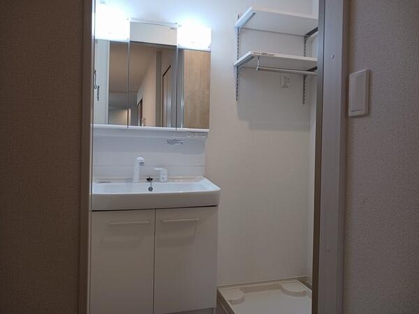 甲府市貢川２丁目のアパート