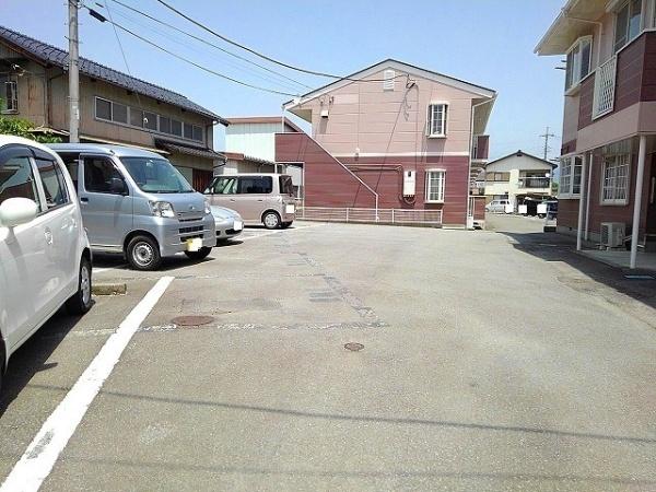 甲府市堀之内町のアパート