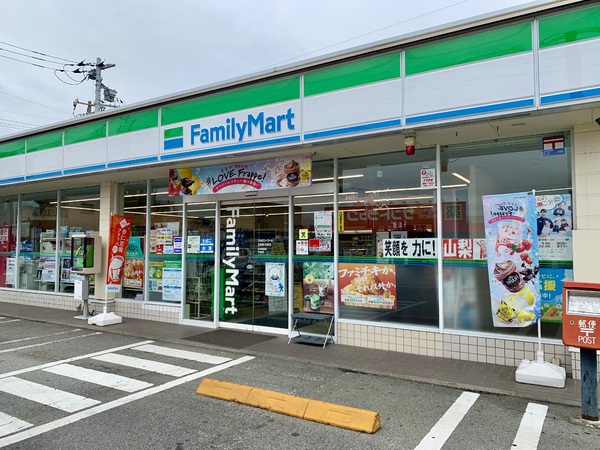 笛吹市石和町駅前のマンション(ファミリーマート石和町市部店)