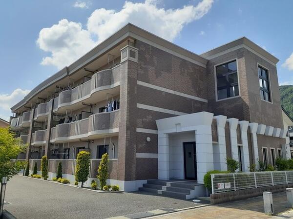 笛吹市石和町駅前のマンション