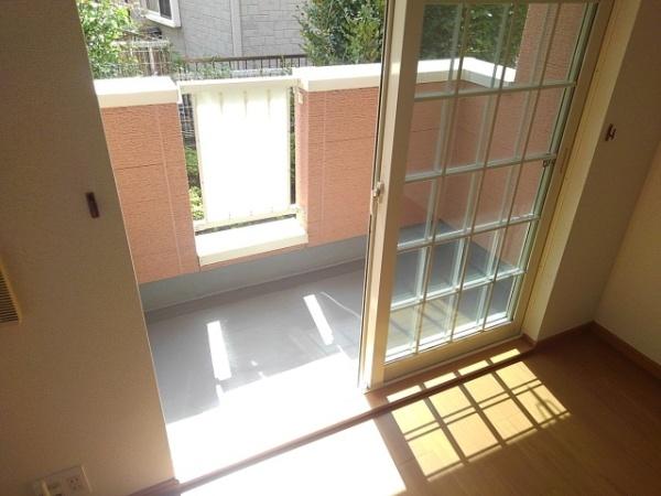 笛吹市御坂町成田のアパート