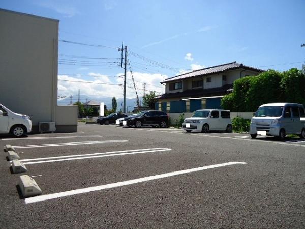 甲府市住吉４丁目のアパート