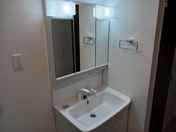 甲府市下小河原町のアパート