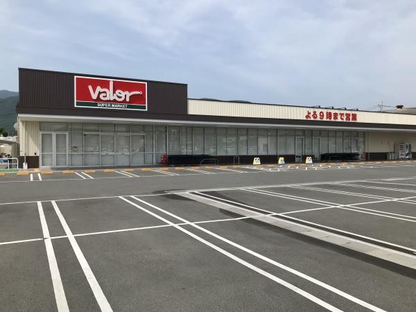 甲府市蓬沢１丁目のアパート(バロー国玉店)