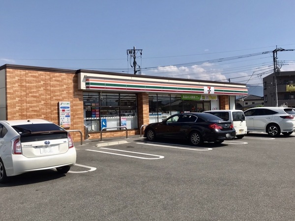 中巨摩郡昭和町上河東のアパート(セブンイレブン昭和町河西店)