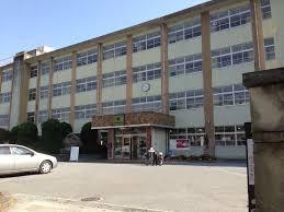 甲府市住吉４丁目のアパート(甲府市立城南中学校分校)
