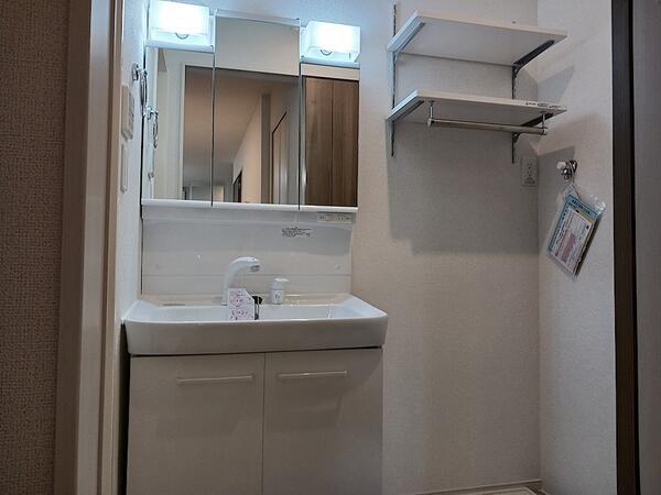 中巨摩郡昭和町河西のアパート