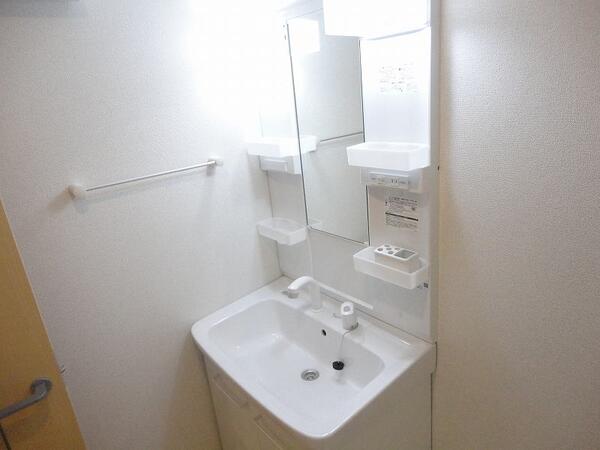 甲府市中村町のアパート