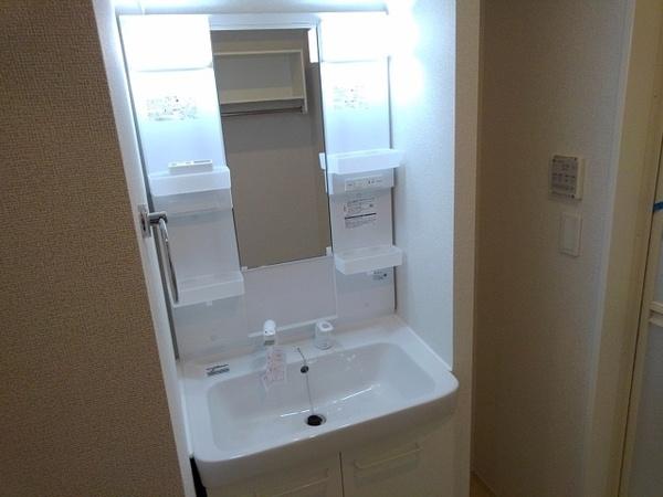 甲府市高畑１丁目のアパート