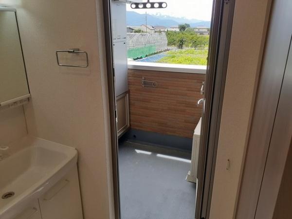 南アルプス市在家塚のアパート