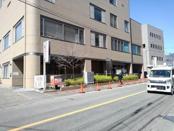 甲府市宝１丁目のアパート