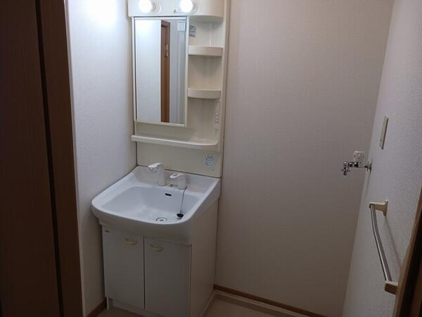 中巨摩郡昭和町西条のアパート