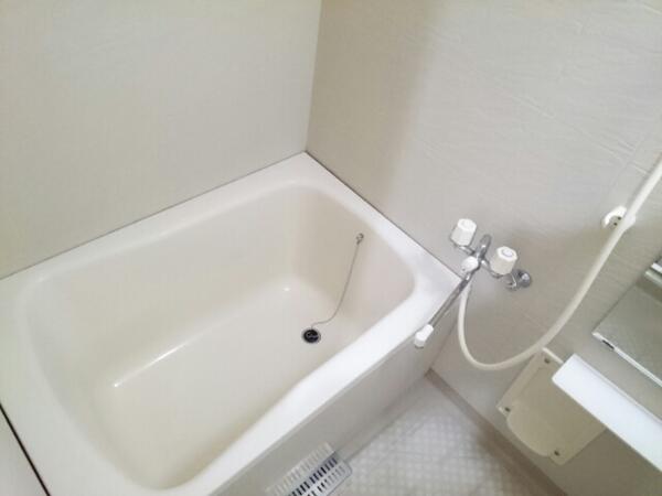 中央市中楯のアパート