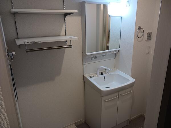 中巨摩郡昭和町河西のアパート