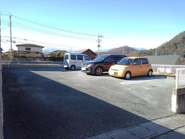 甲府市古府中町のアパート