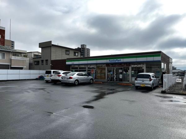 甲府市天神町のアパート(ファミリーマート甲府朝日店)