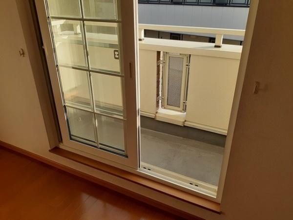 甲府市里吉１丁目のアパート