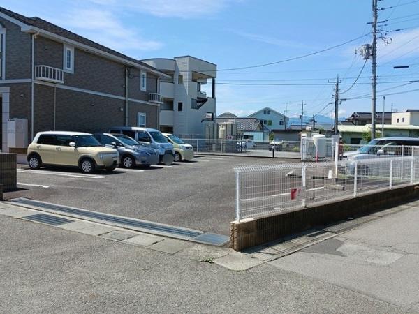 甲府市里吉１丁目のアパート