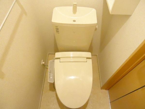 甲府市里吉３丁目のアパート