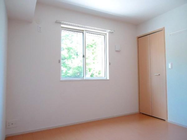 甲府市里吉３丁目のアパート
