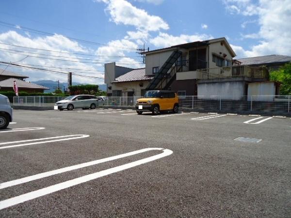 甲府市里吉３丁目のアパート