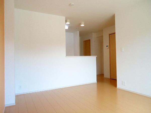 甲府市里吉３丁目のアパート