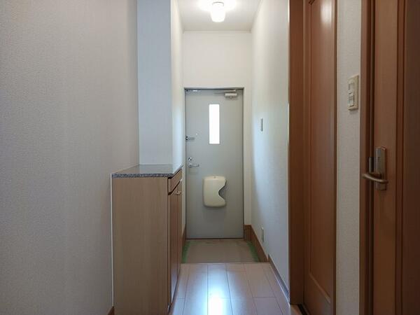 中巨摩郡昭和町築地新居のアパート