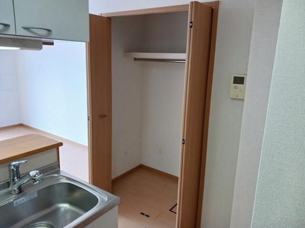 中巨摩郡昭和町築地新居のアパート