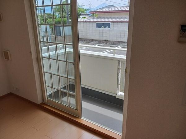 中巨摩郡昭和町築地新居のアパート