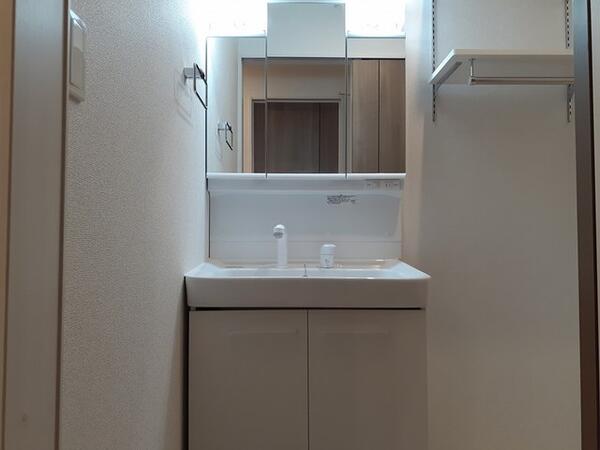南アルプス市西野のアパート