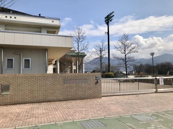 笛吹市石和町広瀬のアパート(笛吹市立石和西小学校)